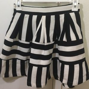 BLACK & WHITE STRIPE A LINE FLARED SKIRT